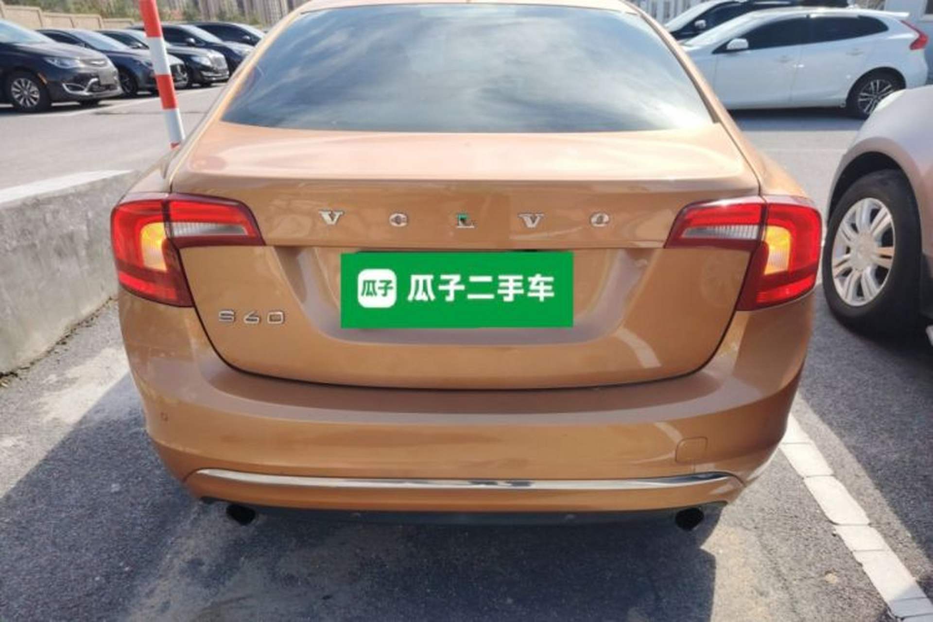 Used Volvo S60 2014 S60L 2.0T Zhiyuan Edition Exterior 4