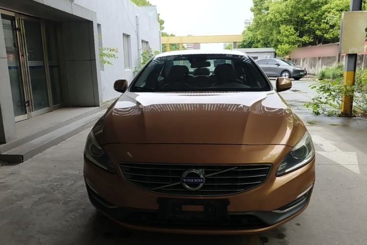 Used Volvo S60 2014 S60L 2.0T Zhiyuan Edition Front