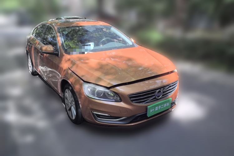 Used Volvo S60 2014 S60L 2.0T Zhiyuan Edition Front Right 45 Deg