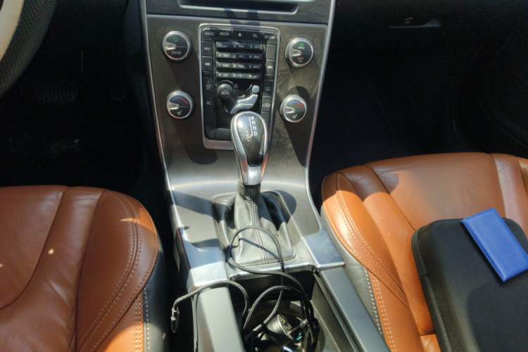 Used Volvo S60 2014 T5 Zhiya Edition Gear Lever