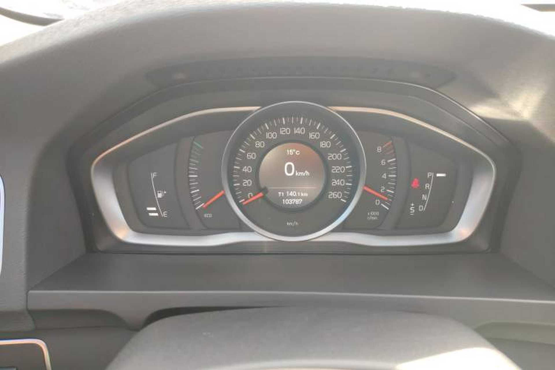 Used Volvo S60 2014 S60L 2.0T Zhiyuan Edition Instrument Cluster