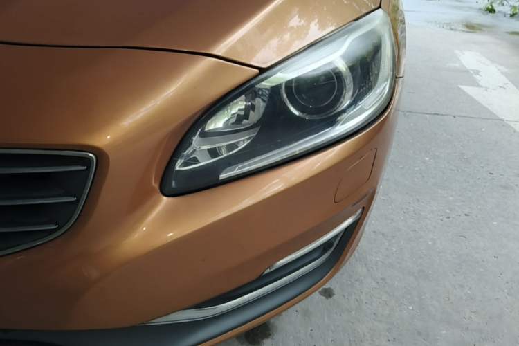 Used Volvo S60 2014 S60L 2.0T Zhiyuan Edition Left Front Headlight