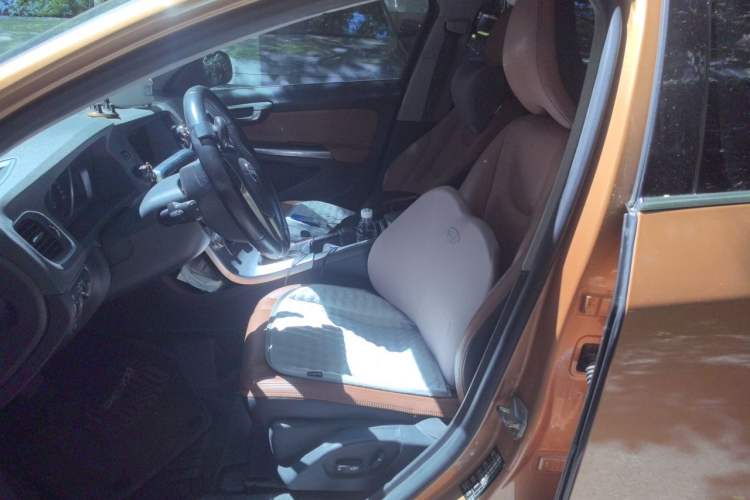 Used Volvo S60 2014 S60L 2.0T Zhiyuan Edition Left Front Seat