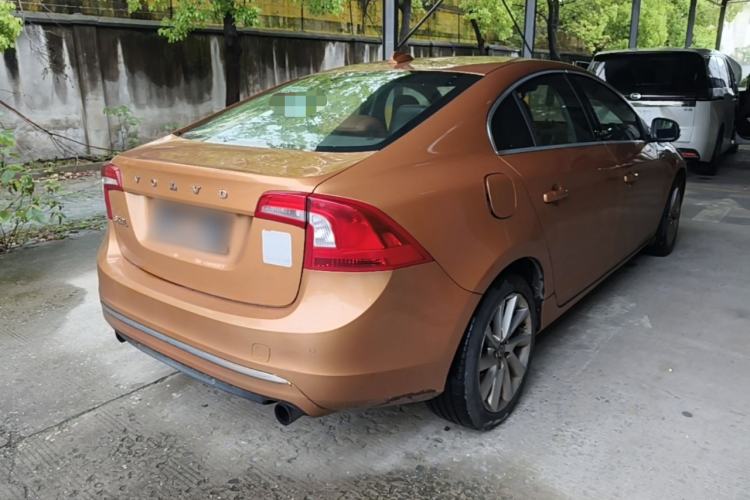 Used Volvo S60 2014 S60L 2.0T Zhiyuan Edition Rear Right 45 Deg