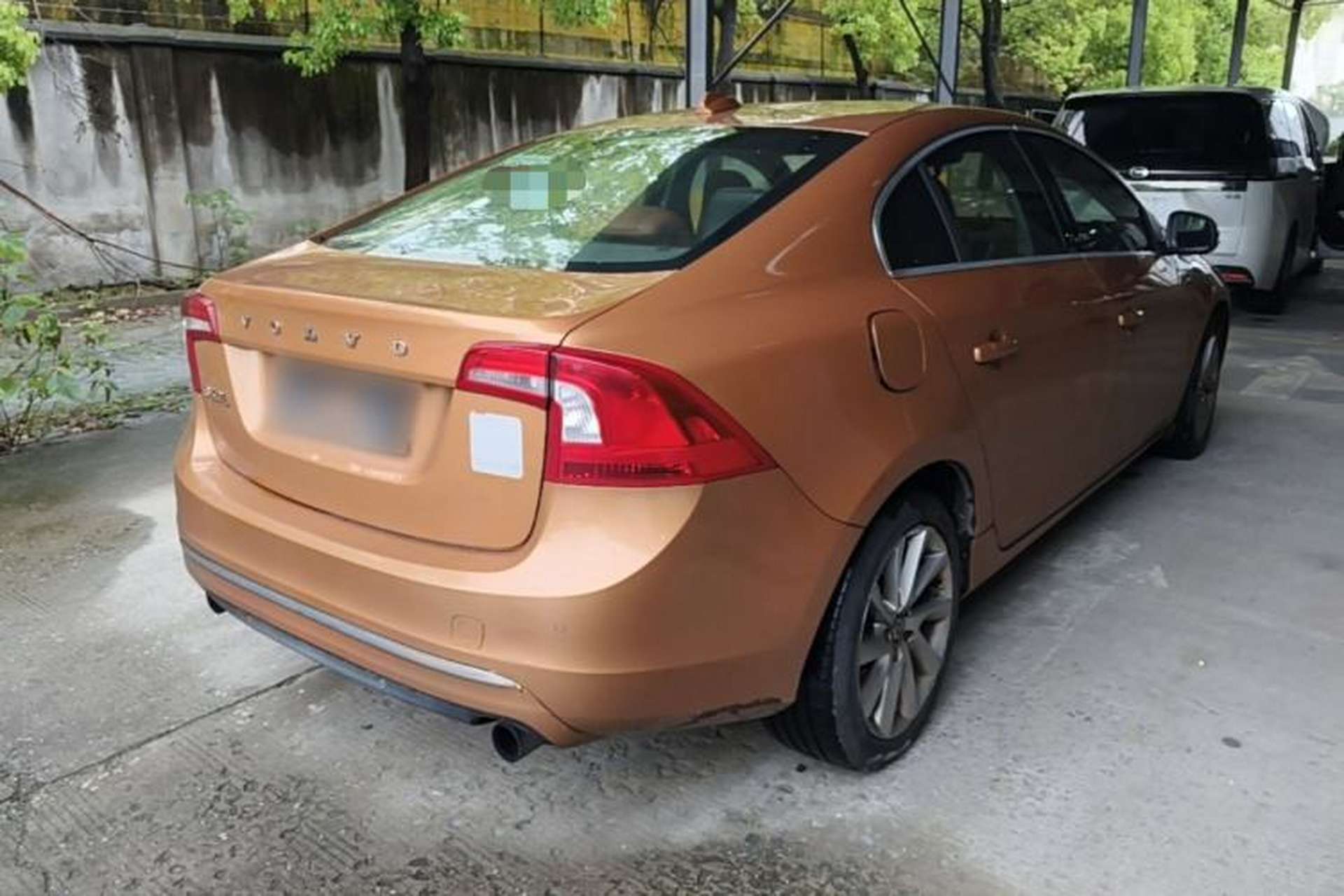 Used Volvo S60 2014 S60L 2.0T Zhiyuan Edition Rear Right 45 Deg