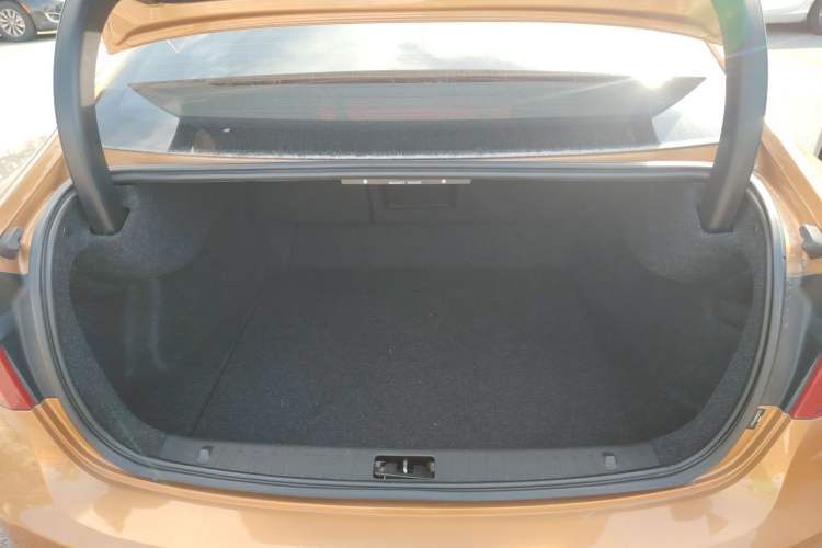 Used Volvo S60 2014 S60L 2.0T Zhiyuan Edition Trunk