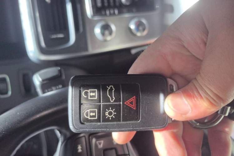 Used Volvo S60 2014 S60L 2.0T Zhiyuan Edition Vehicle Key