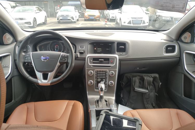 Used Volvo S60 2015 S60L T5 Intelligent Drive Edition Center Console