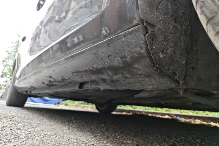 Used Volvo S60 2015 S60L 2.0T Zhiyuan Edition Chassis Front Right