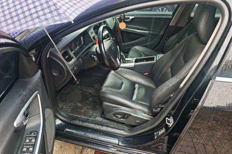 Used Volvo S60 2015 S60L 2.0T Zhiyuan Edition Driver Seat