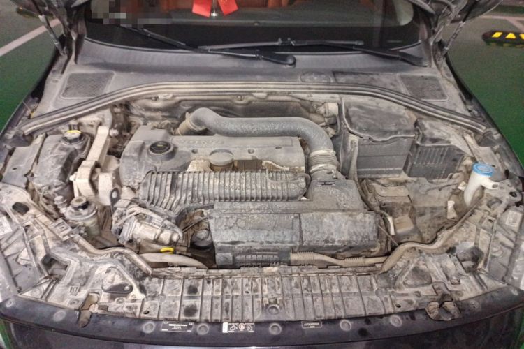 Used Volvo S60 2015 S60L 2.0T Zhiyuan Edition Engine Bay