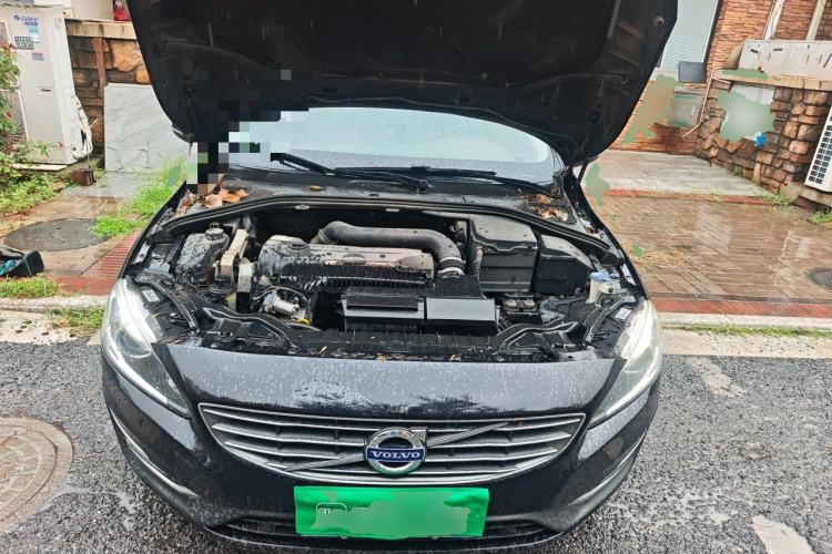 Used Volvo S60 2015 S60L 2.0T Zhiyuan Edition Engine Bay