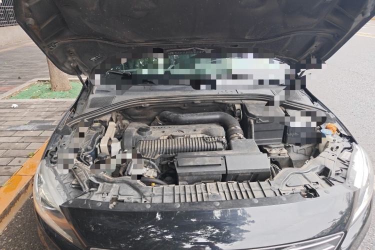 Used Volvo S60 2015 S60L 2.0T Zhiyuan Edition Engine Bay