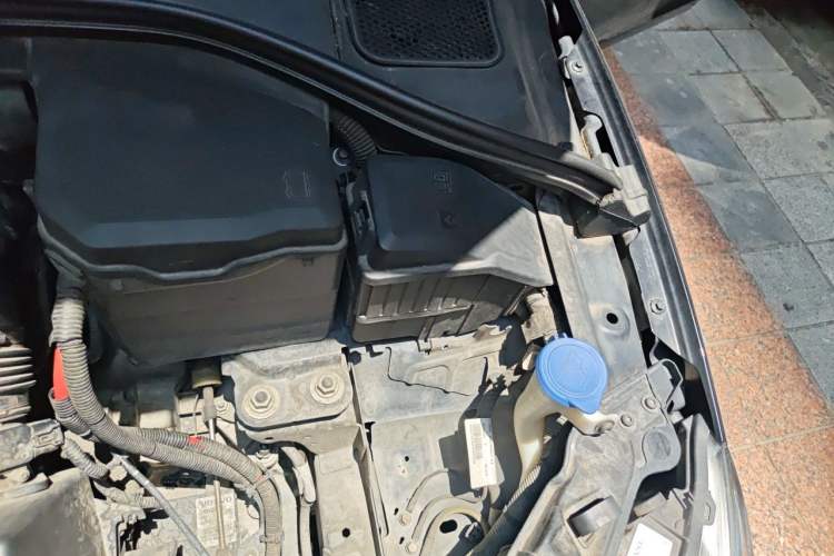 Used Volvo S60 2015 S60L 2.0T Smart Drive Edition Engine Bay Left