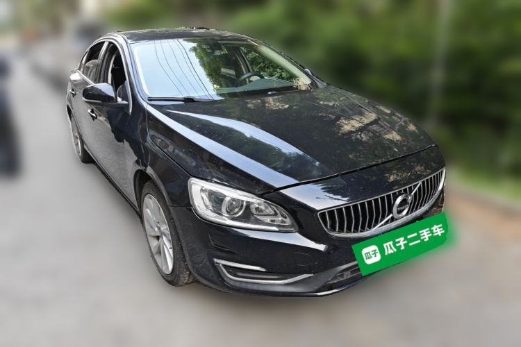 Used Volvo S60 2015 S60L 2.0T Zhiyuan Edition Front Right 45 Deg