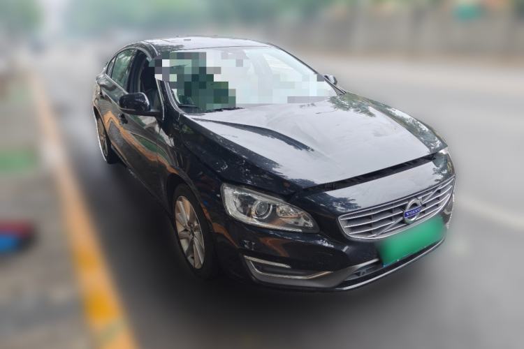 Used Volvo S60 2015 S60L 2.0T Zhiyuan Edition Front Right 45 Deg
