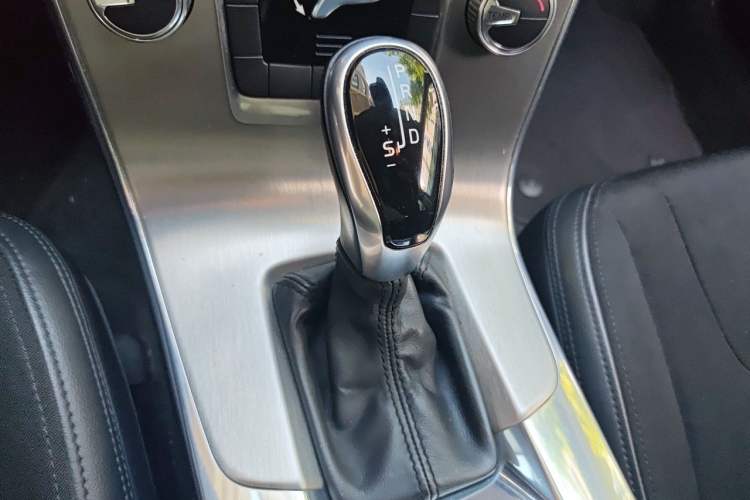 Used Volvo S60 2015 S60L 2.0T Smart Drive Edition Gear Lever
