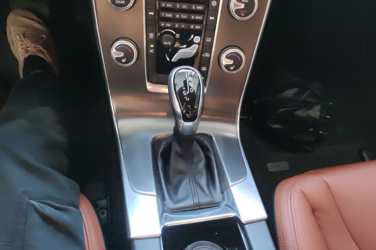 Used Volvo S60 2015 S60L T5 Intelligent Drive Edition Gear Lever