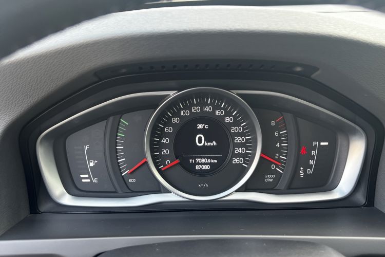 Used Volvo S60 2015 S60L 2.0T Smart Drive Edition Instrument Cluster