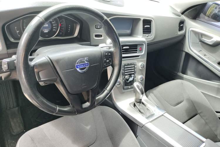 Used Volvo S60 2015 S60L 2.0T Smart Drive Edition Interior 3