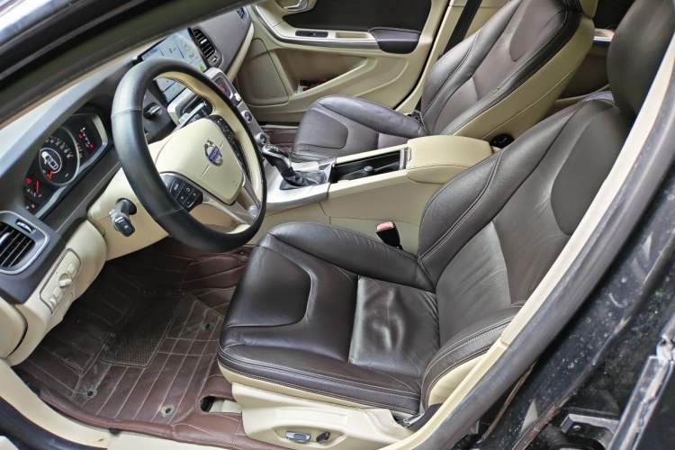 Used Volvo S60 2015 S60L 2.0T Zhiyuan Edition Left Front Seat