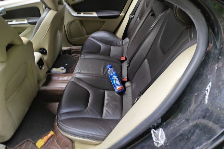 Used Volvo S60 2015 S60L 2.0T Zhiyuan Edition Left Rear Seat