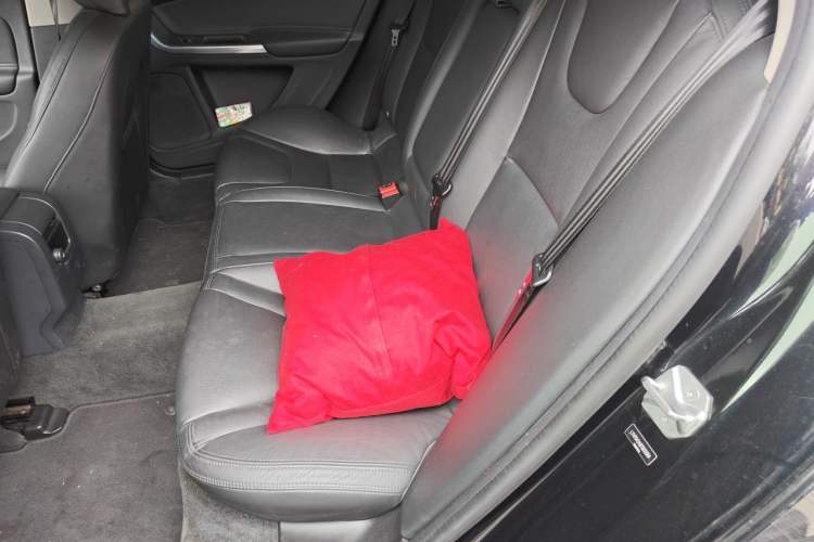 Used Volvo S60 2015 S60L 2.0T Zhiyuan Edition Left Rear Seat