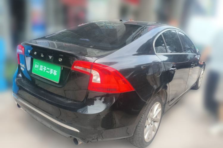 Used Volvo S60 2015 S60L 2.0T Zhiyuan Edition Rear Right 45 Deg