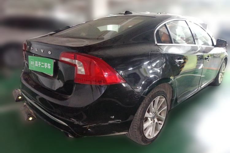 Used Volvo S60 2015 S60L 2.0T Zhiyuan Edition Rear Right 45 Deg
