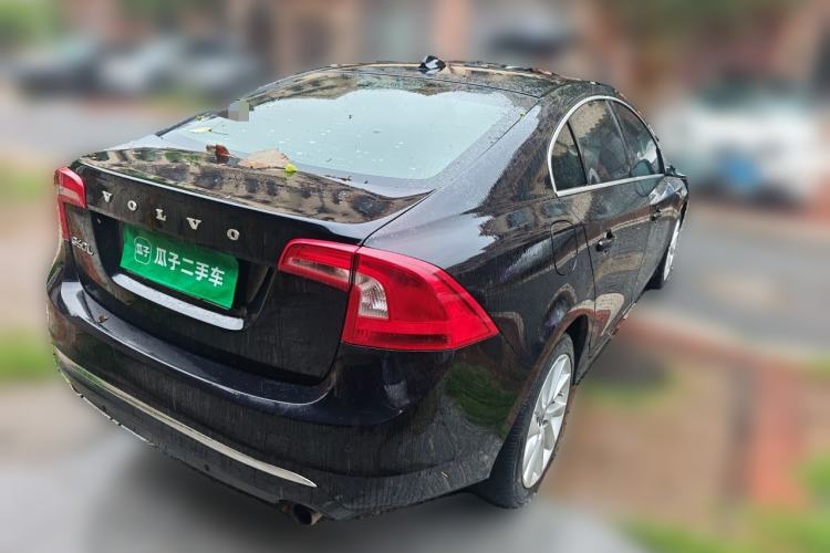 Used Volvo S60 2015 S60L 2.0T Zhiyuan Edition Rear Right 45 Deg