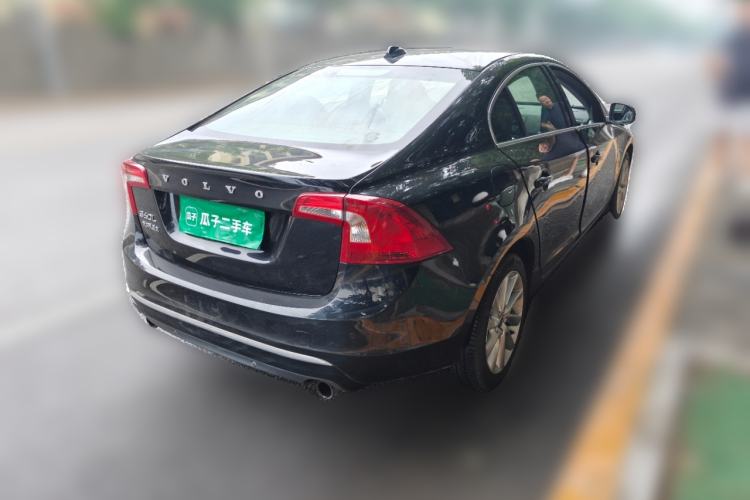 Used Volvo S60 2015 S60L 2.0T Zhiyuan Edition Rear Right 45 Deg