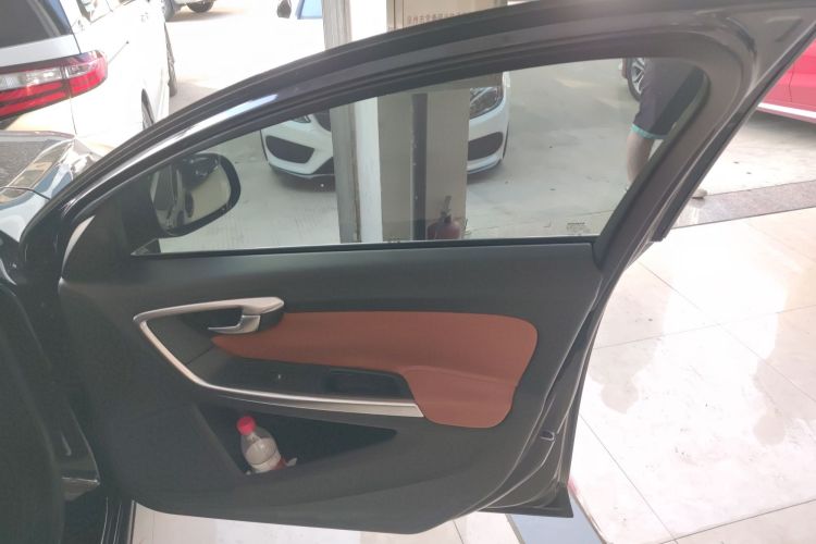 Used Volvo S60 2015 S60L T5 Intelligent Drive Edition Right Front Door Interior