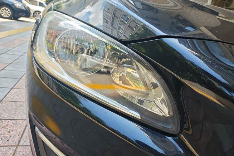 Used Volvo S60 2015 S60L 2.0T Smart Drive Edition Right Front Headlight