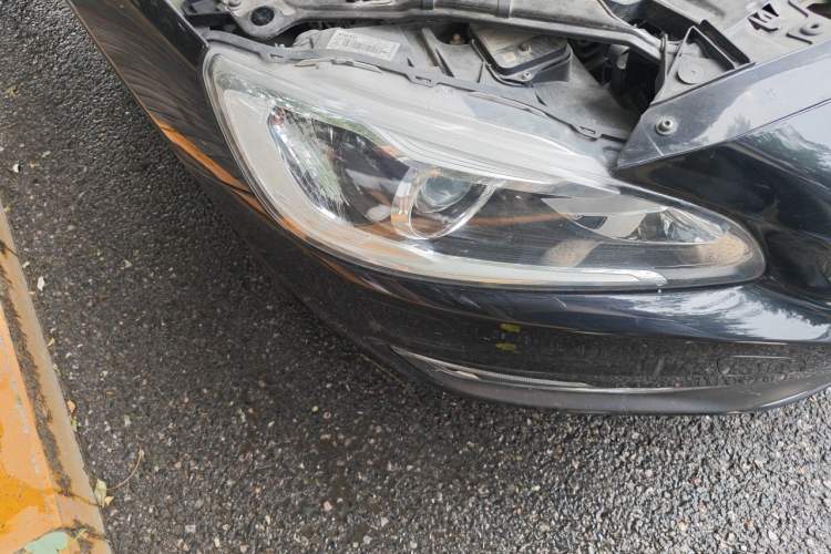 Used Volvo S60 2015 S60L 2.0T Zhiyuan Edition Right Front Headlight
