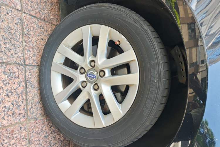Used Volvo S60 2015 S60L 2.0T Smart Drive Edition Right Front Wheel Hub