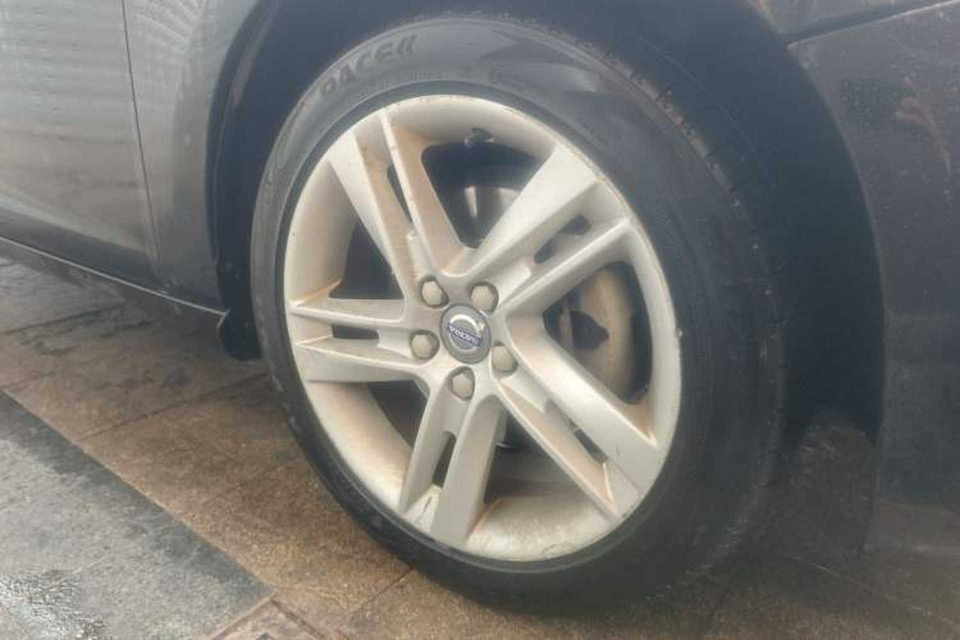 Used Volvo S60 2015 S60L T5 Intelligent Drive Edition Right Front Wheel Hub