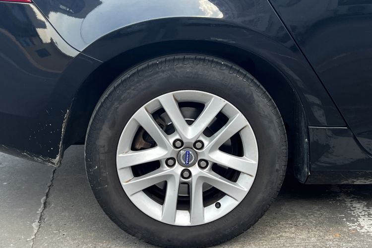 Used Volvo S60 2015 S60L 2.0T Smart Drive Edition Right Rear Wheel Hub