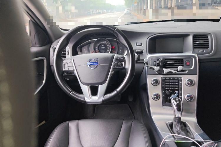 Used Volvo S60 2015 S60L 2.0T Zhiyuan Edition Steering Wheel