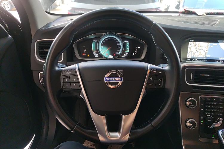 Used Volvo S60 2015 S60L T5 Intelligent Drive Edition Steering Wheel