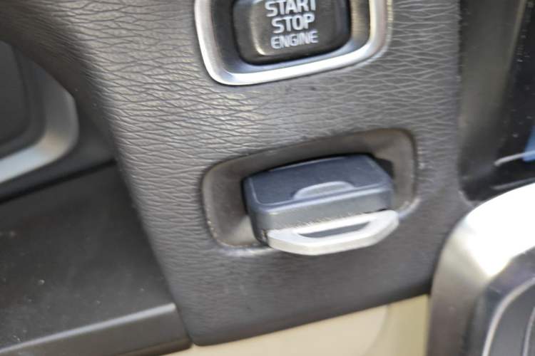 Used Volvo S60 2015 S60L 2.0T Zhiyuan Edition Vehicle Key