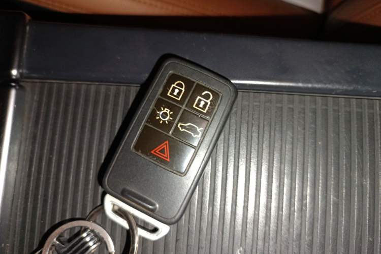 Used Volvo S60 2015 S60L 2.0T Zhiyuan Edition Vehicle Key
