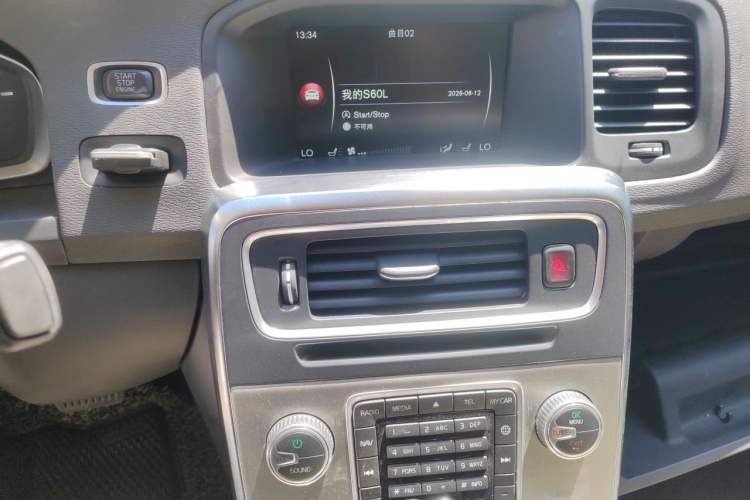 Used Volvo S60 2015 S60L 2.0T Zhiyuan Edition Audio And AC Panel