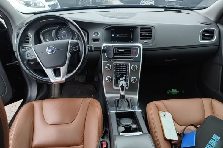Used Volvo S60 2015 S60L T5 Intelligent Drive Edition Center Console