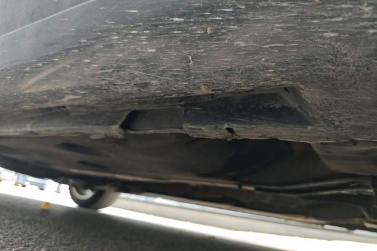 Used Volvo S60 2015 S60L 2.0T Zhiyuan Edition Chassis Front Right