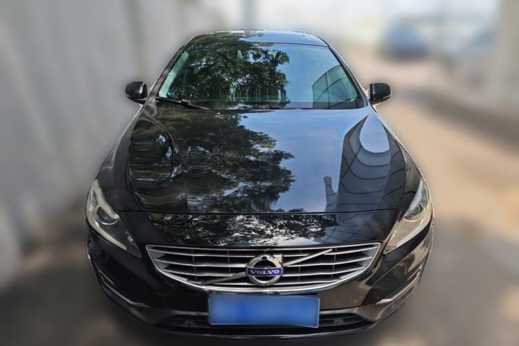 Used Volvo S60 2015 S60L 2.0T Zhiyuan Edition Front