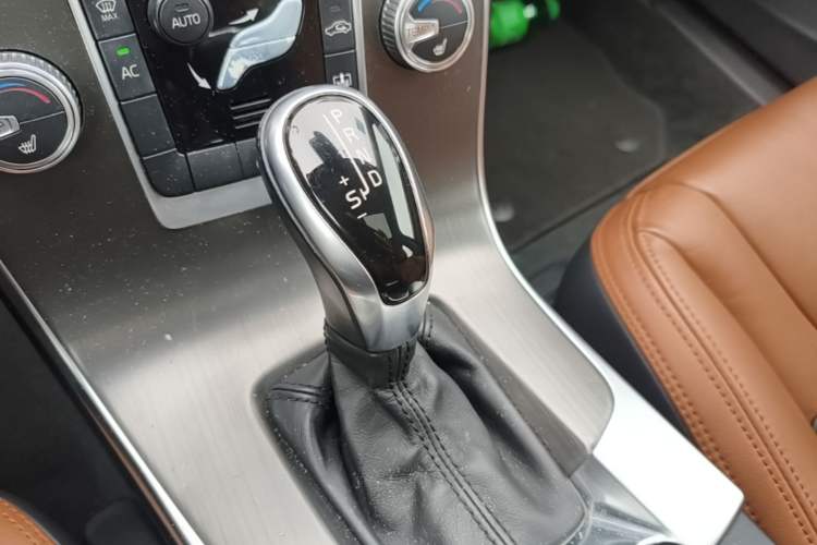 Used Volvo S60 2015 S60L T5 Intelligent Drive Edition Gear Lever