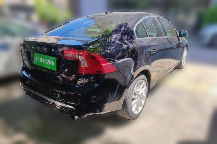 Used Volvo S60 2015 S60L 2.0T Zhiyuan Edition Rear Right 45 Deg