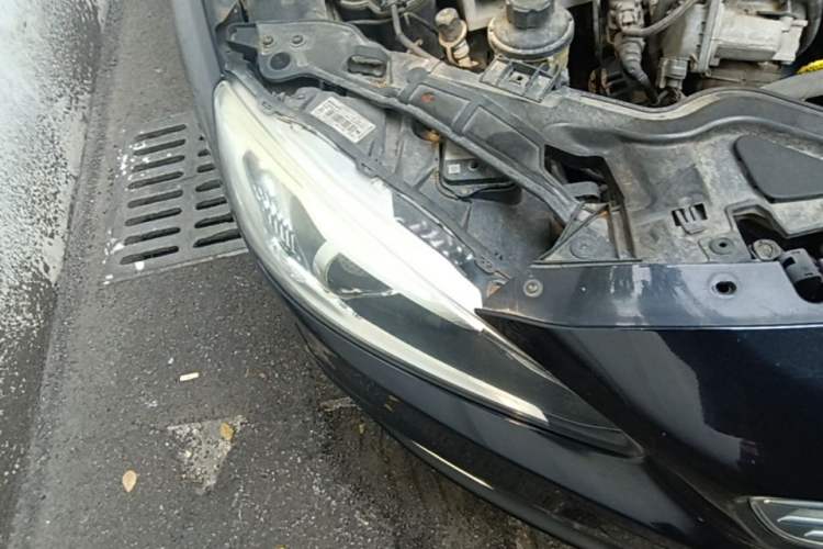 Used Volvo S60 2015 S60L T5 Intelligent Drive Edition Right Front Headlight