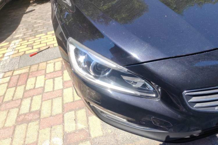 Used Volvo S60 2015 S60L 2.0T Zhiyuan Edition Right Front Headlight
