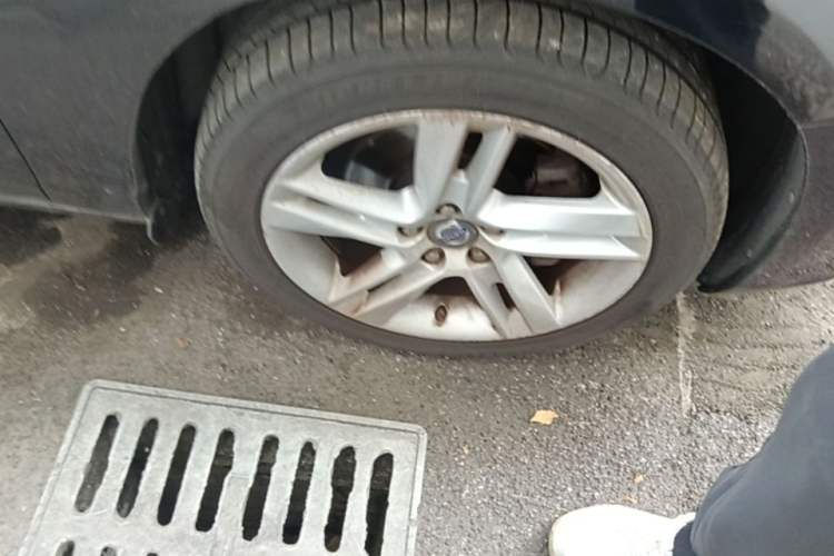 Used Volvo S60 2015 S60L T5 Intelligent Drive Edition Right Front Wheel Hub